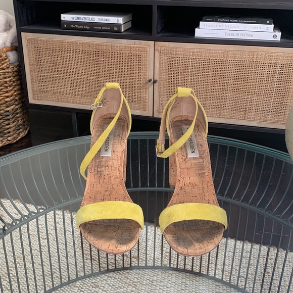 Steve Madden Carson Heels, Size 8.5 - Picture 4 of 8